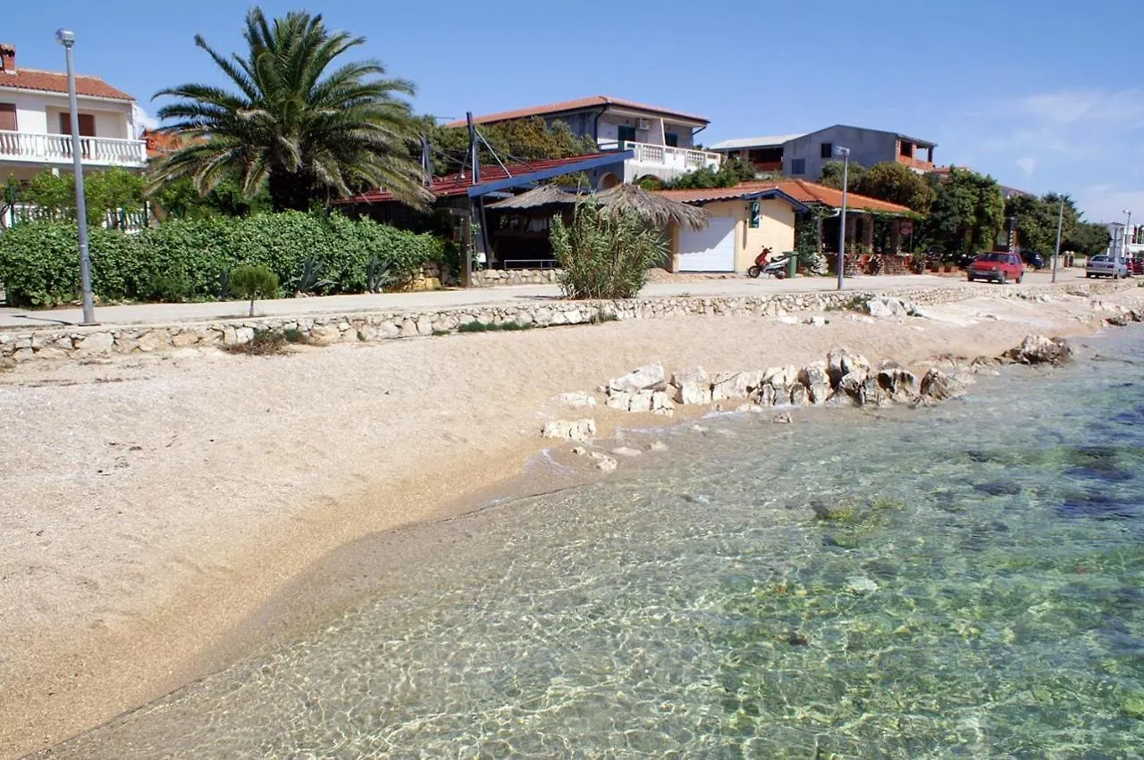 Apartments By The Sea Mandre, Pag - 6418 Kolan
