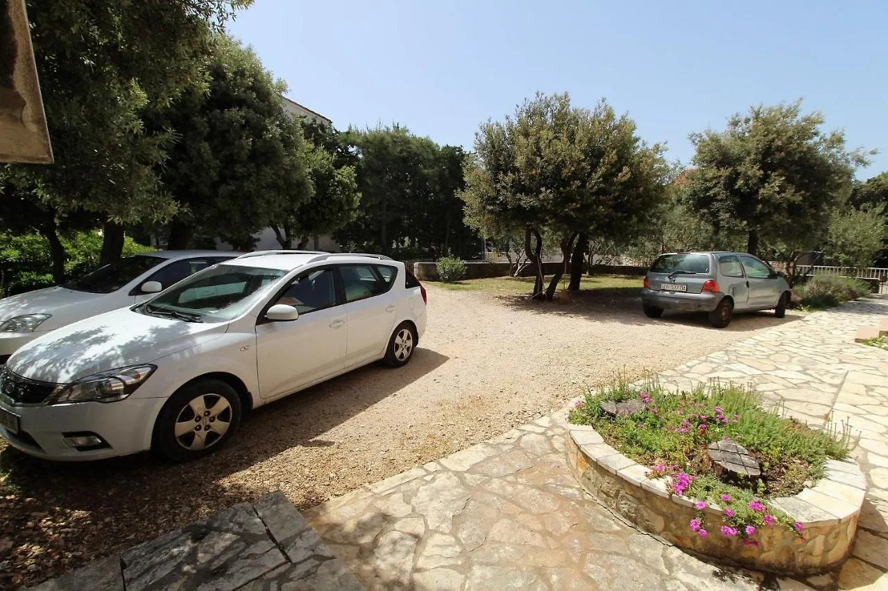 Apartments By The Sea Mandre, Pag - 6418 Kolan