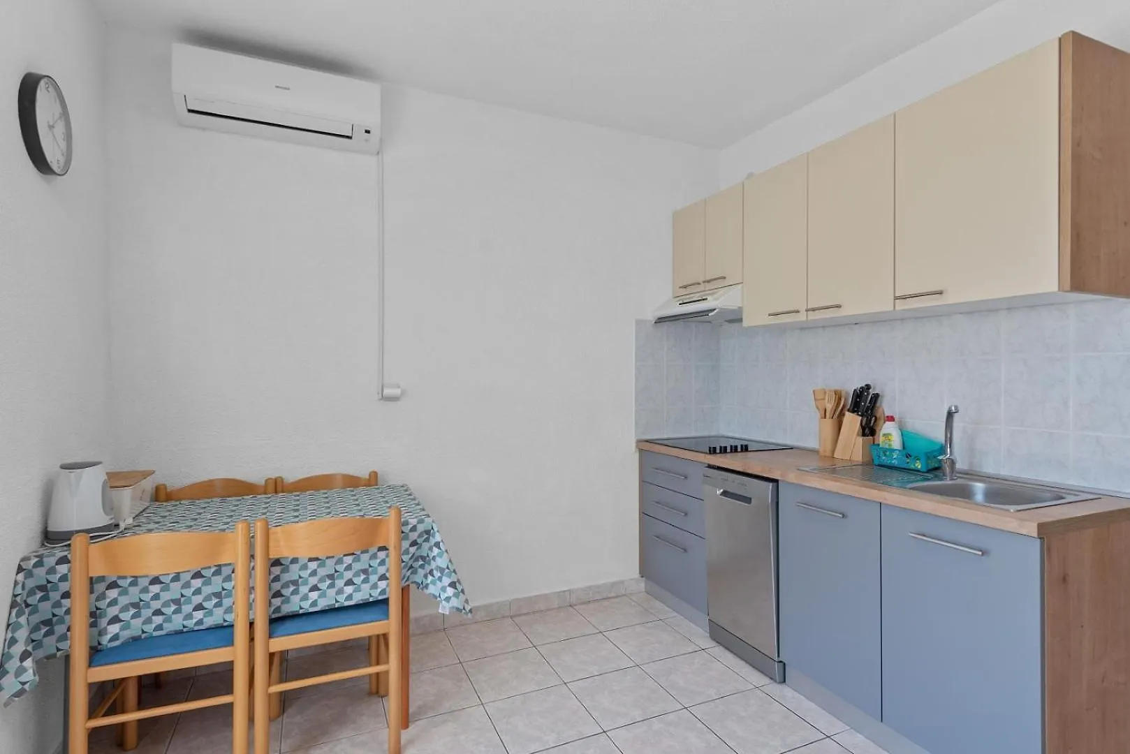 Apartments By The Sea Mandre, Pag - 6418 Kolan