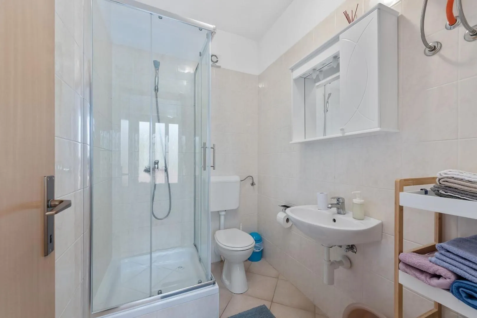 Apartments By The Sea Mandre, Pag - 6418 Kolan